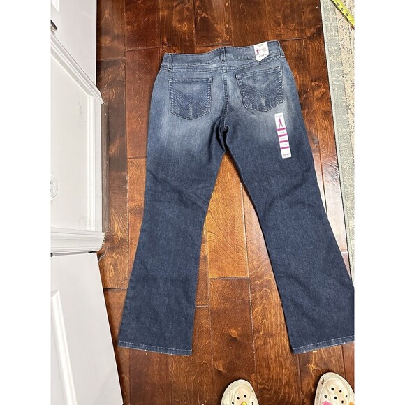 Wrangler Women’s Jeans Low Rise Boot Cut Bling Pockets  9/10 X 30 NWT - Picture 11 of 11